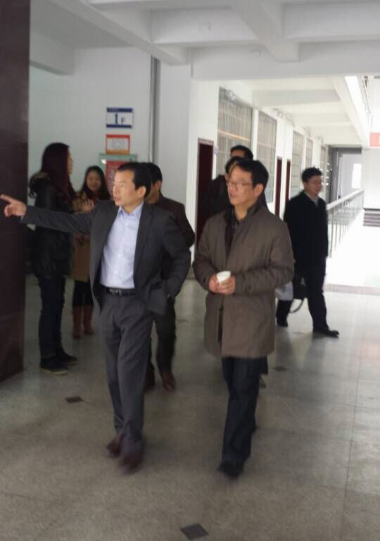 黎正稳副校长在计财处处长陈克猛,副处长易贵明,张新明陪同下,来我院