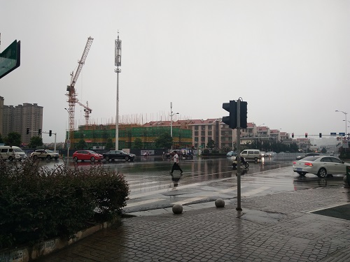 建筑工地工人普法活动第二站顺利完成-文法学