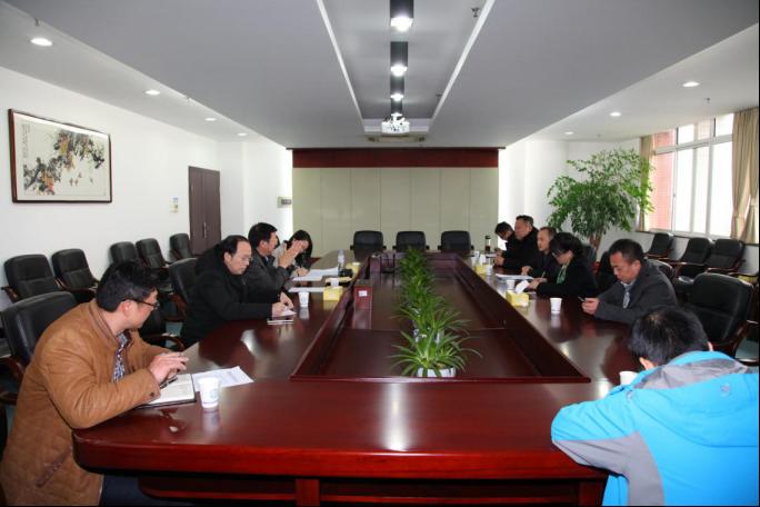 正文 2月23日下午,邵阳经济开发区管委会主任陈秋良,副主任许洪范