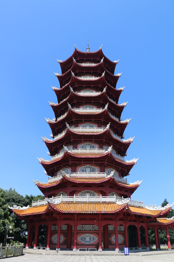 电气学院赴国网益阳市供电公司实践团队在会龙山为新中国成立70周年