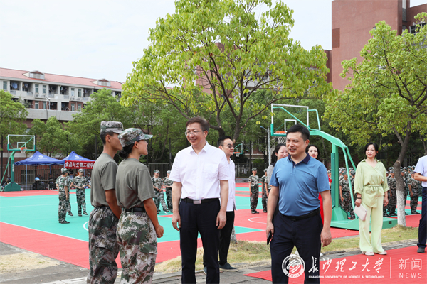 校党委书记付宏渊一行看望慰问2022级军训参训师生