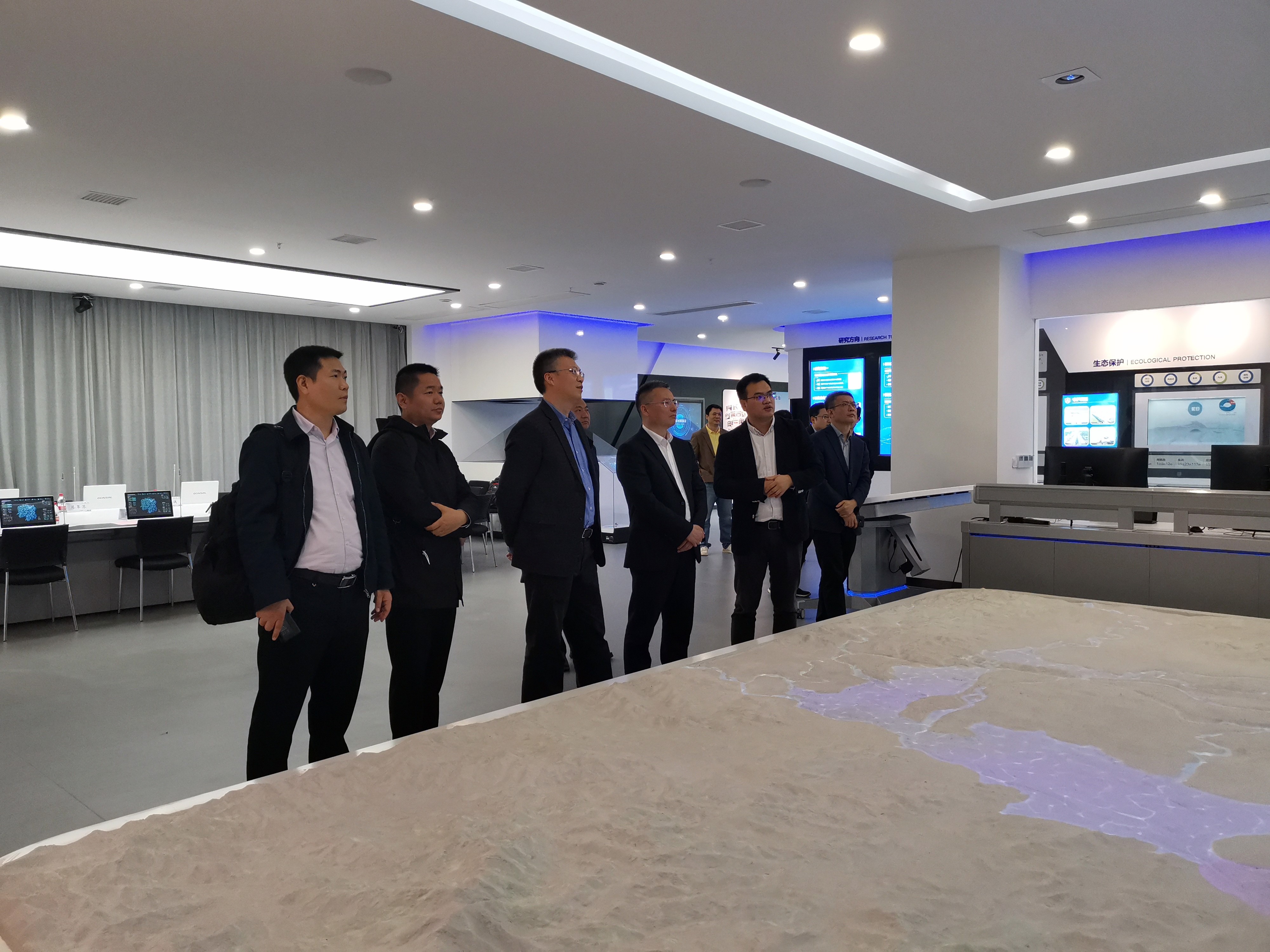 中交水运规划设计院有限公司总经理刘永满一行来校进