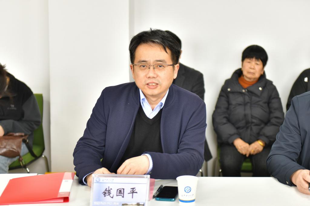 活动中心418会议室举行2024年春季征兵入伍学生欢送会,副校长钱国平