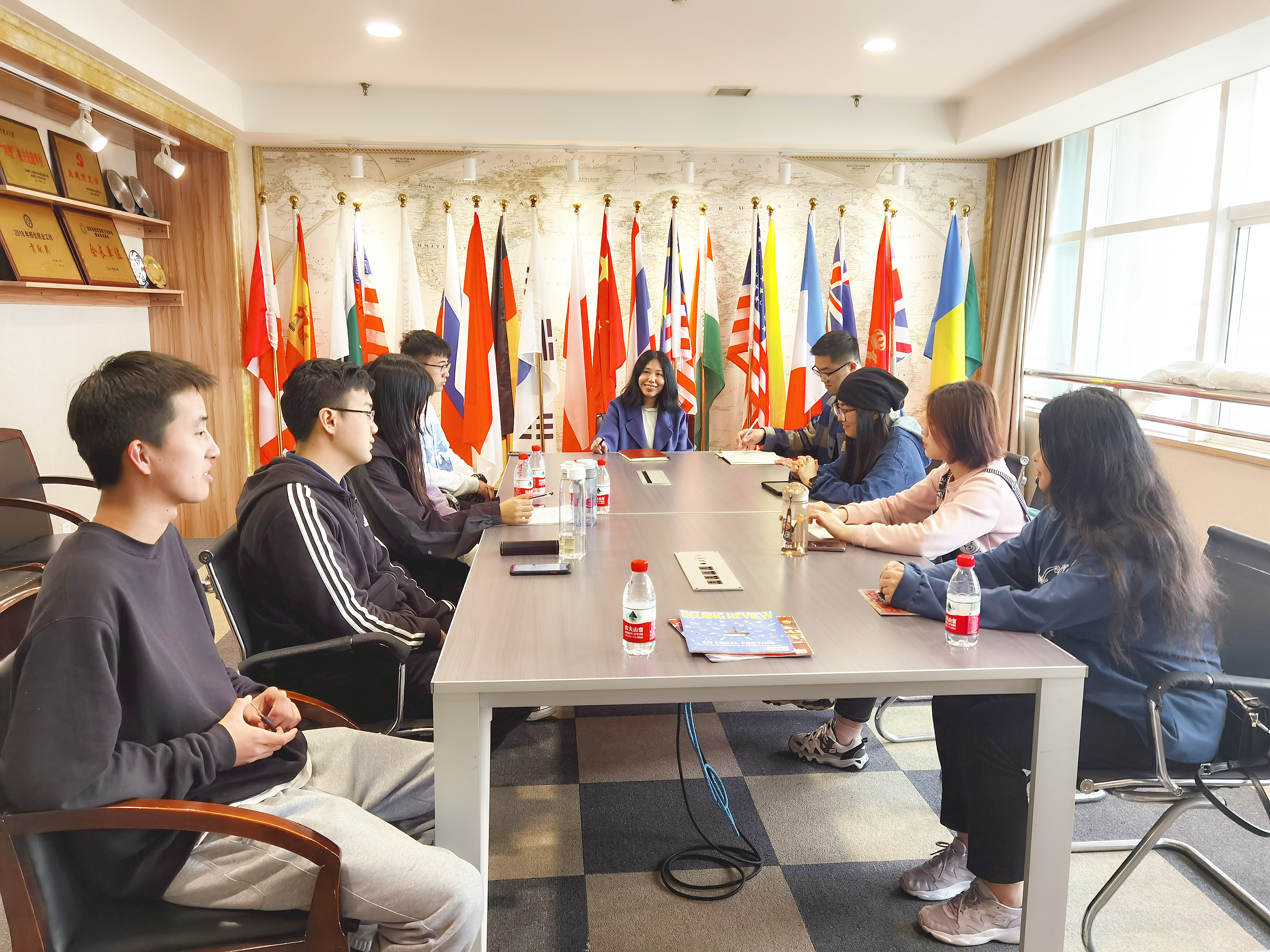 国际交流协会召开工作会议