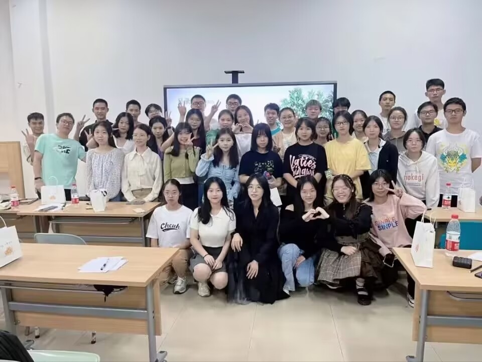 第一次大部门例会成功召开